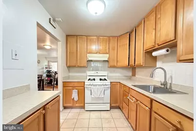 6008 Westchester Park Drive #T2, College Park, MD 20740 - Photo 2