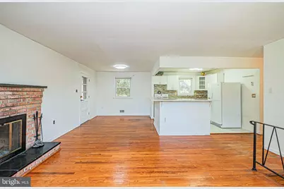 6705 Crafton Lane, Clinton, MD 20735 - Photo 2