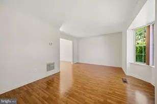 9514 Fox Run Dr, Clinton, MD 20735 - Photo 4