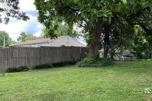 425 Clovis Ave, Capitol Heights, MD 20743 - Photo 2
