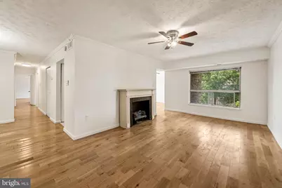 7716 Hanover Parkway #304, Greenbelt, MD 20770 - Photo 2