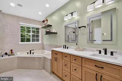 8100 Hollow Tree Lane, Upper Marlboro, MD 20772 - Photo 30