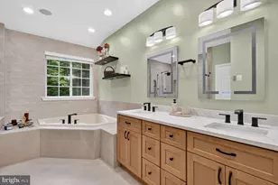 8100 Hollow Tree Ln, Upper Marlboro, MD 20772 - Photo 30