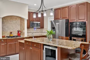 8100 Hollow Tree Ln, Upper Marlboro, MD 20772 - Photo 18