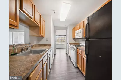 6520 Lake Park Drive #301, Greenbelt, MD 20770 - Photo 8