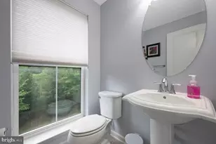 518 Harborview Dr, Oxon Hill, MD 20745 - Photo 14