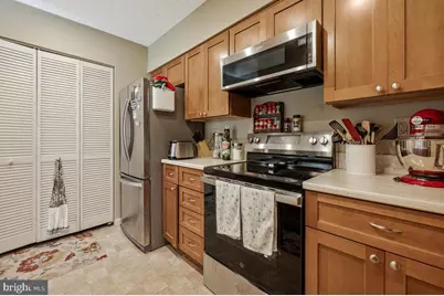 4905 Marlborough Grove, Upper Marlboro, MD 20772 - Photo 4