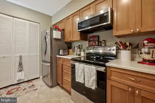 4905 Marlborough Grove, Upper Marlboro, MD 20772 - Photo 4