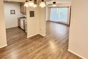 8042 Lakecrest Dr, Greenbelt, MD 20770 - Photo 6