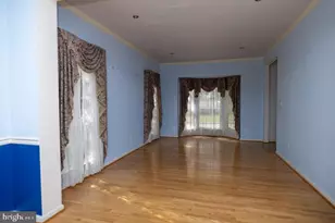 5803 Lawton Ct, Lanham, MD 20706 - Photo 8