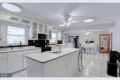 9202 Montpelier Drive, Laurel, MD 20708 - Photo 6