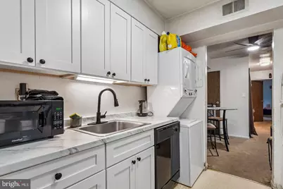 6912 Hanover Parkway #301, Greenbelt, MD 20770 - Photo 4