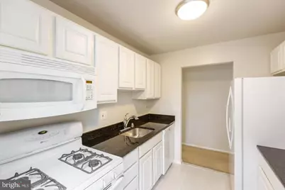 9808 47th Place #202, College Park, MD 20740 - Photo 10