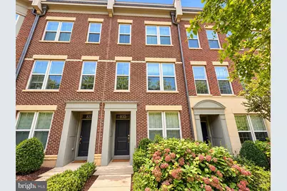 835 Regents Square #350, Oxon Hill, MD 20745 - Photo 2