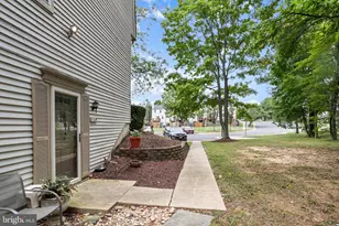 7129 Cipriano Springs Dr, Lanham, MD 20706 - Photo 4