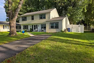 12319 Tilbury Ln, Bowie, MD 20715 - Photo 2
