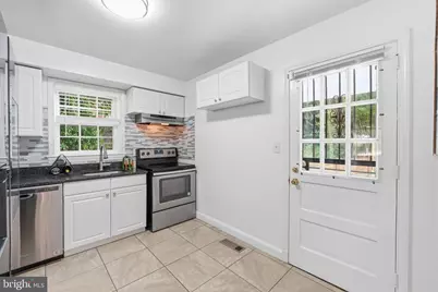 7200 Wells Parkway, Hyattsville, MD 20782 - Photo 14