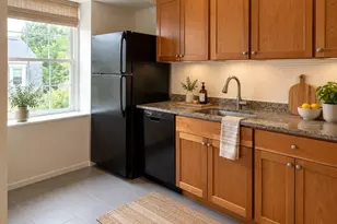 6026 Westchester Park Dr, College Park, MD 20740 - Photo 8