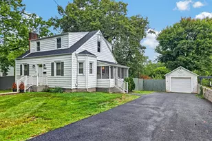 6704 Boxwood Dr, Suitland, MD 20746 - Photo 2