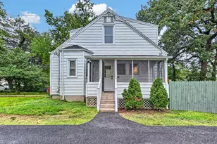 6704 Boxwood Dr, Suitland, MD 20746 - Photo 34