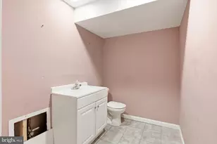 7902 Claudia Dr, Oxon Hill, MD 20745 - Photo 32