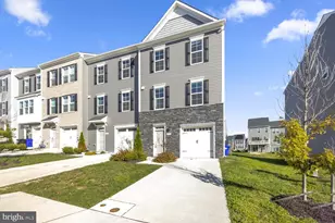 1042 Highpoint Trl, Laurel, MD 20707 - Photo 2