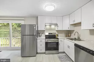 10214 Forestgrove Ln, Bowie, MD 20721 - Photo 10