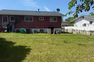 6808 Valley Park Rd, Capitol Heights, MD 20743 - Photo 2