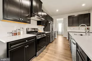 12008 Sun Valley Dr, Fort Washington, MD 20744 - Photo 4