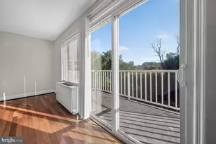 5601 Parker House Terrace, Hyattsville, MD 20782 - Photo 4