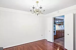 2406 Mistletoe, Adelphi, MD 20783 - Photo 2