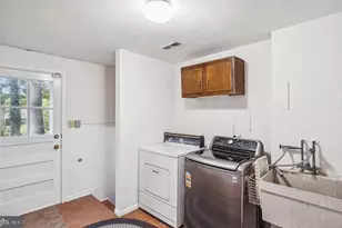 2406 Mistletoe, Adelphi, MD 20783 - Photo 10