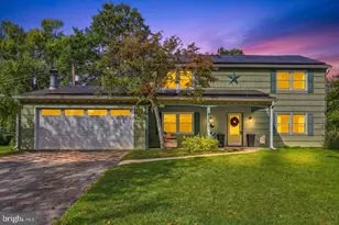 3807 Winchester Ln, Bowie, MD 20715 - Photo 2