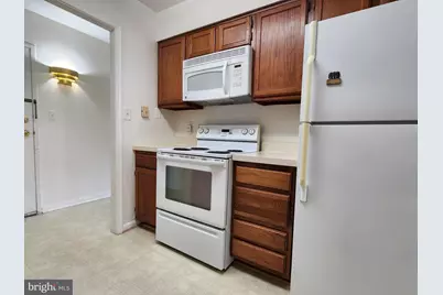 6982 Hanover Parkway #303, Greenbelt, MD 20770 - Photo 10