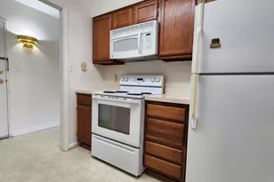 6982 Hanover Pkwy, Greenbelt, MD 20770 - Photo 10