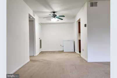 6982 Hanover Parkway #303, Greenbelt, MD 20770 - Photo 8