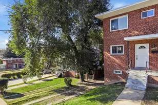 634 Hampton Dr, Oxon Hill, MD 20745 - Photo 1