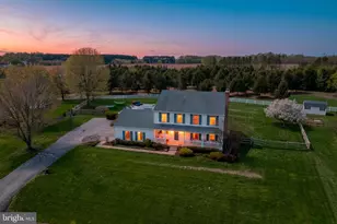 219 Overlook Dr, Queenstown, MD 21658 - Photo 2