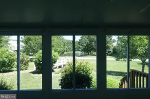 6006 Bridgepointe Dr, Chester, MD 21619 - Photo 2