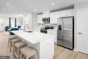 44121 Plowmans Ln, California, MD 20619 - Photo 12