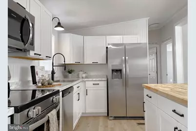 45908 S Springsteen Court S, California, MD 20619 - Photo 12