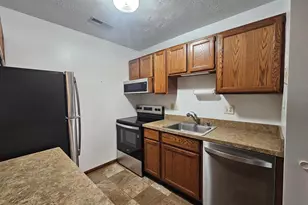 23241 Rosewood Ct, California, MD 20619 - Photo 10