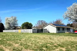 21701 Tammie Dr, Great Mills, MD 20634 - Photo 2