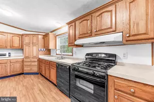 18690 St Jeromes Neck Rd, Dameron, MD 20628 - Photo 10