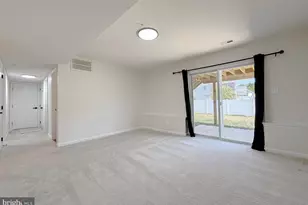 21096 Lizson Ct, California, MD 20619 - Photo 32