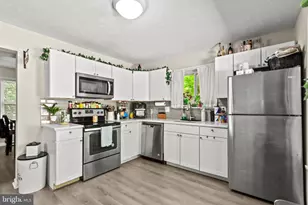 23340 Holly Hill Ln, California, MD 20619 - Photo 2