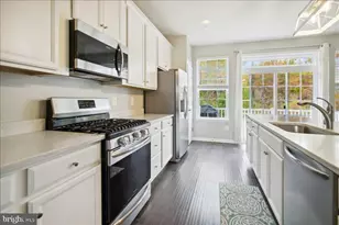 23123 Azalea Ln, California, MD 20619 - Photo 4