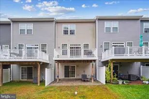 23123 Azalea Ln, California, MD 20619 - Photo 6