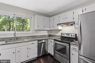 23358 Red Oak Ct, California, MD 20619 - Photo 10