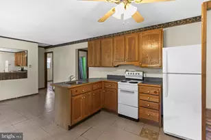 36031 Bay Dr, Chaptico, MD 20621 - Photo 2